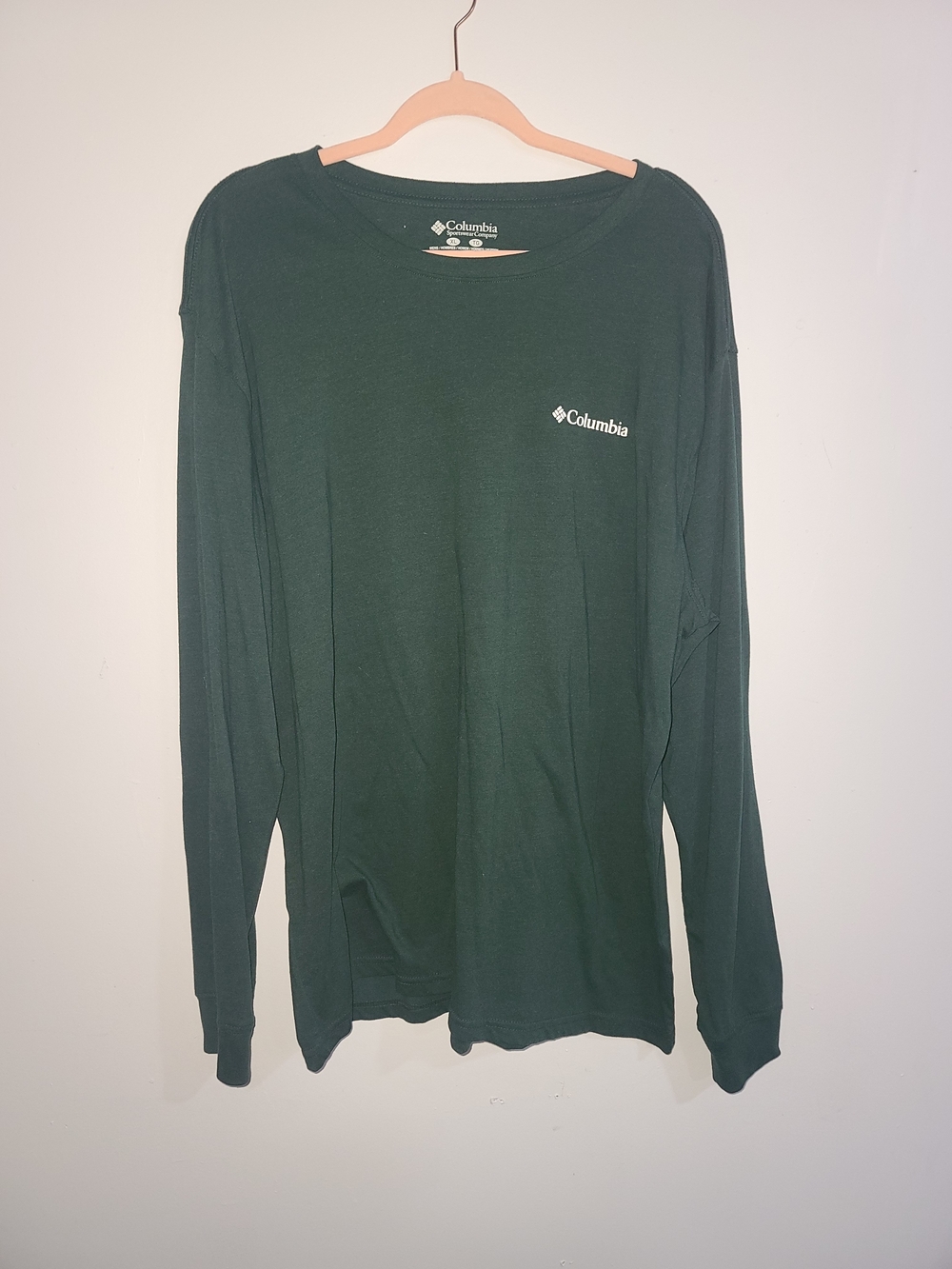 Columbia Sportswear Men's Crew Tee — Dark Green with Pink Trim